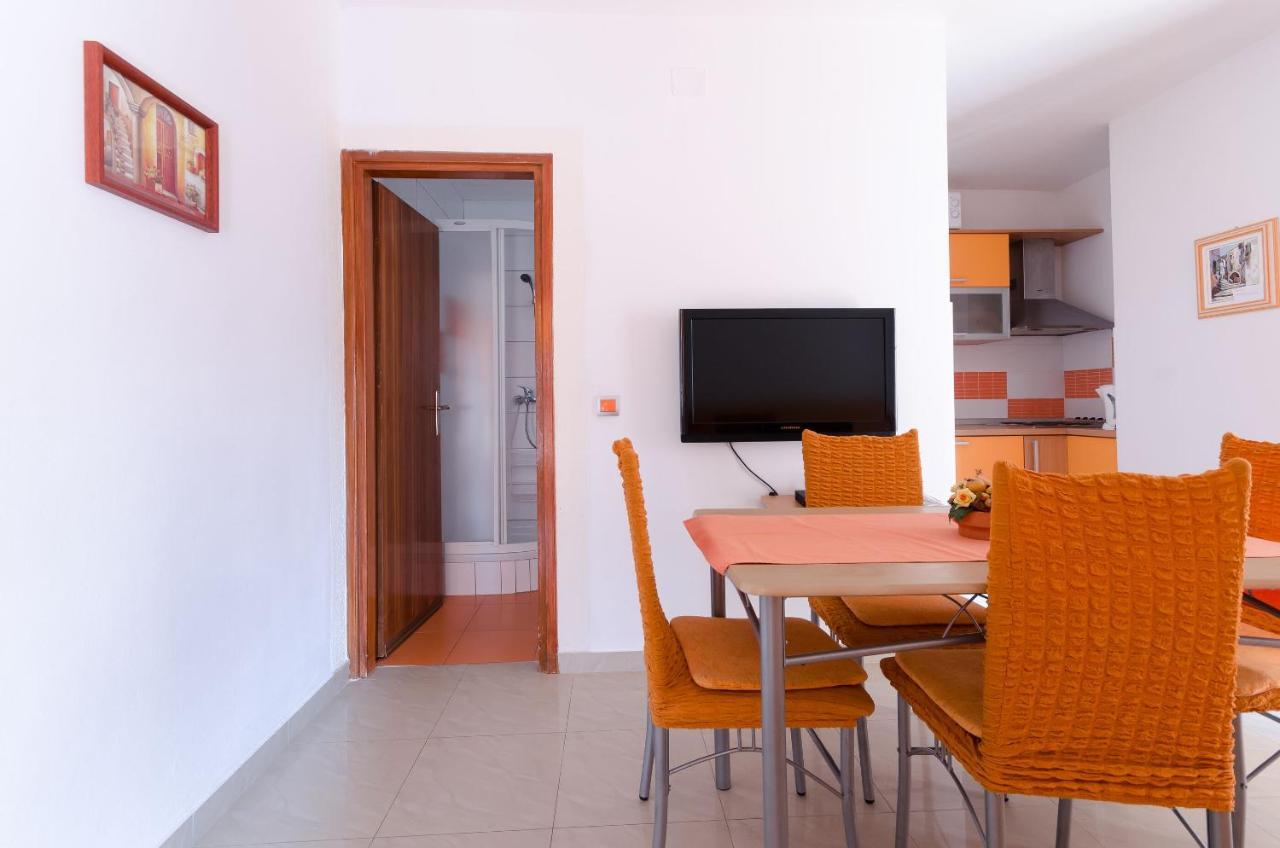 Apartments Helena Lopar Ngoại thất bức ảnh
