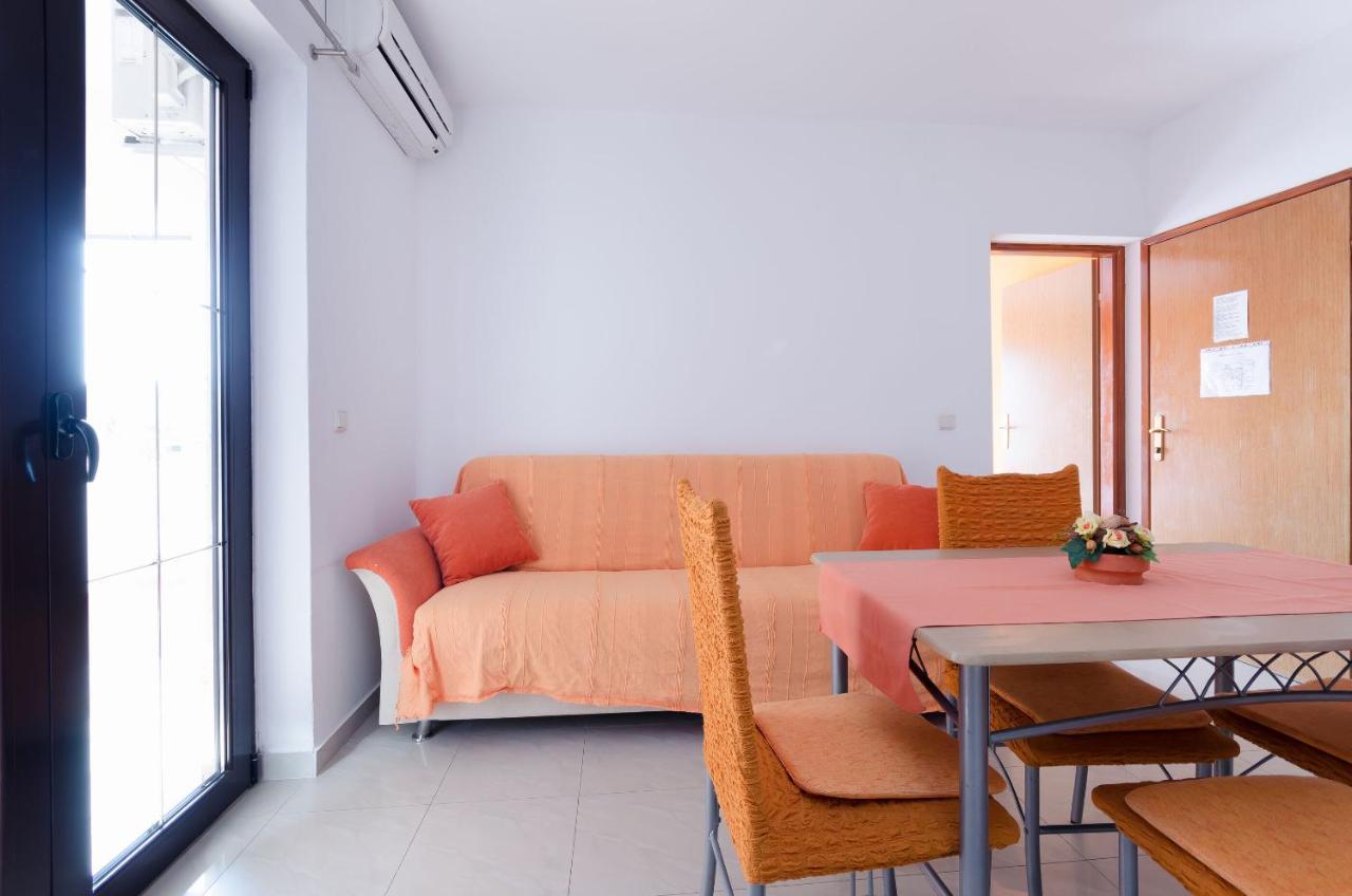 Apartments Helena Lopar Ngoại thất bức ảnh