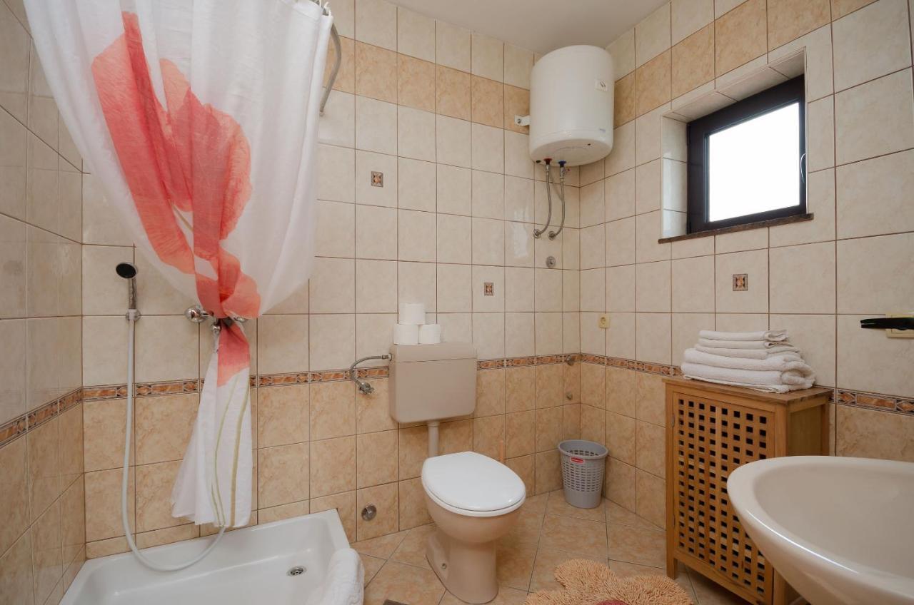 Apartments Helena Lopar Ngoại thất bức ảnh