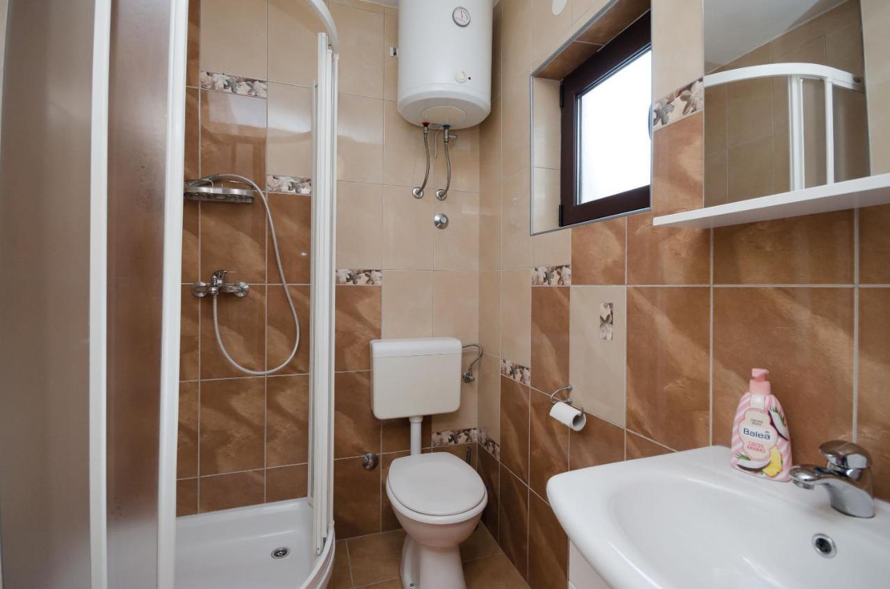 Apartments Helena Lopar Ngoại thất bức ảnh