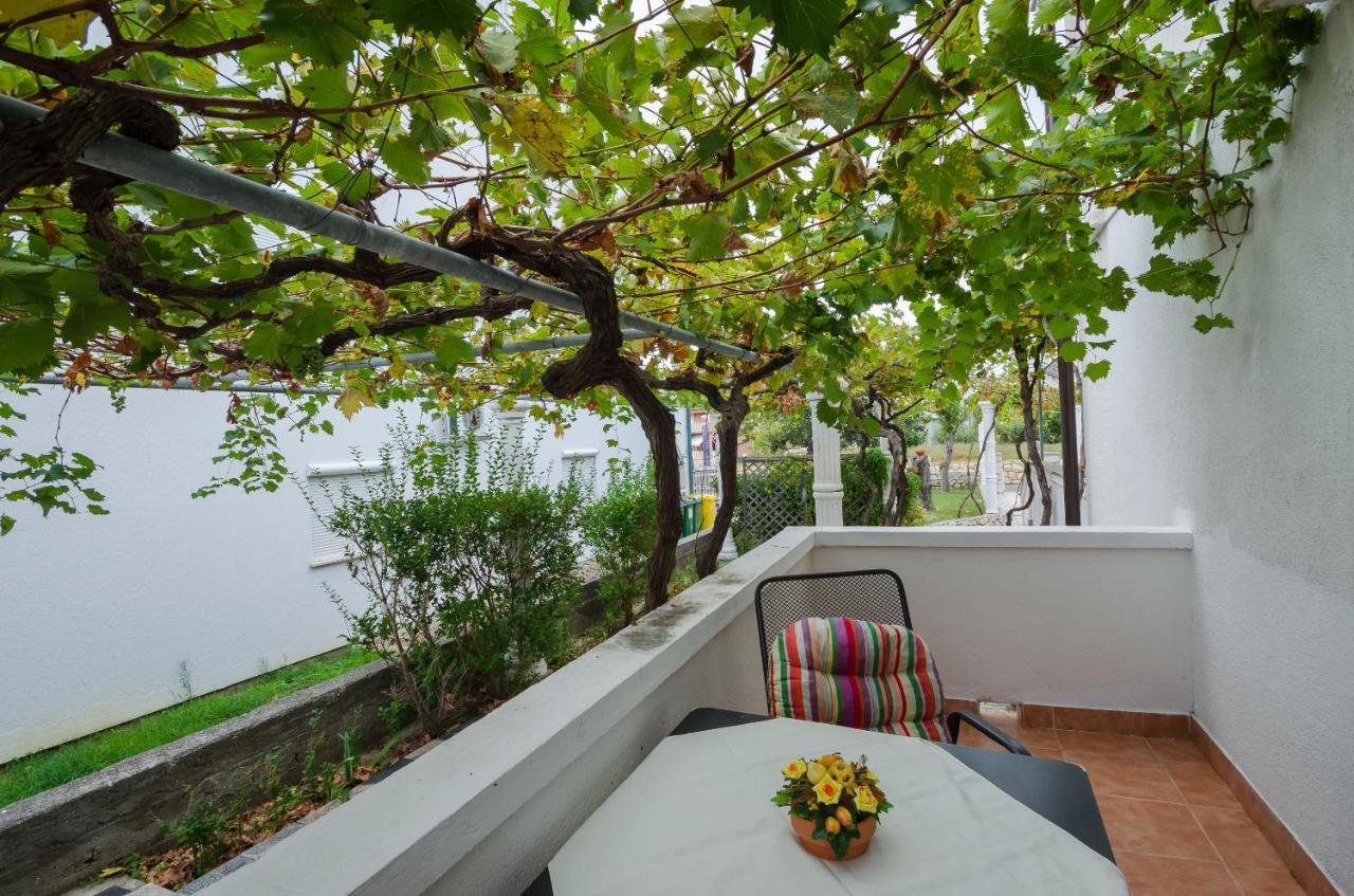 Apartments Helena Lopar Ngoại thất bức ảnh