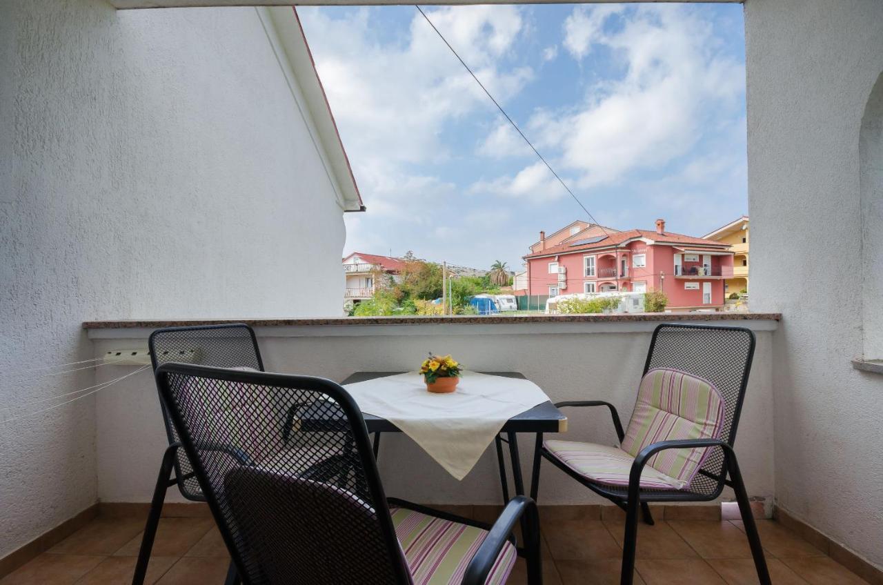Apartments Helena Lopar Ngoại thất bức ảnh