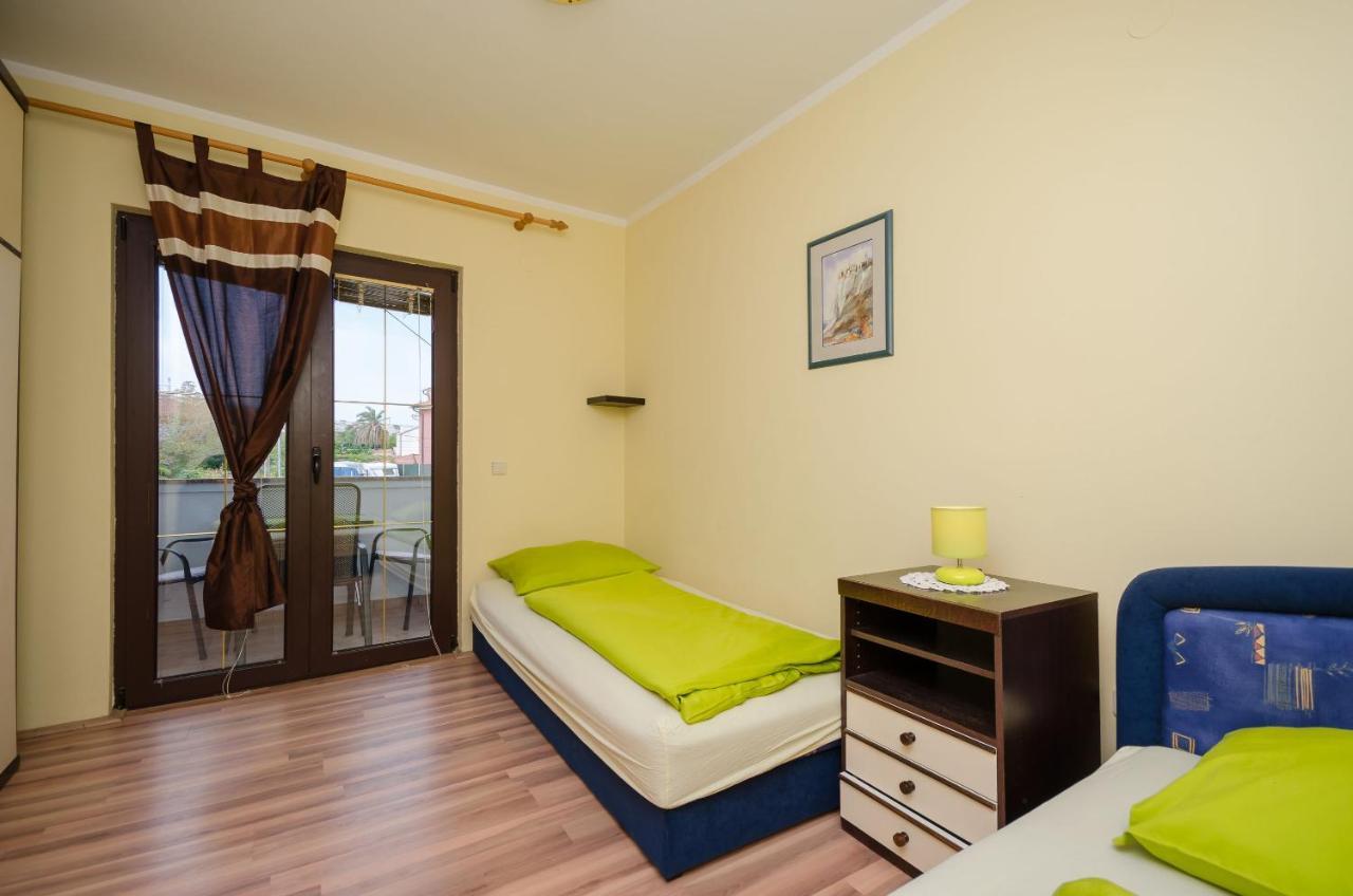 Apartments Helena Lopar Ngoại thất bức ảnh