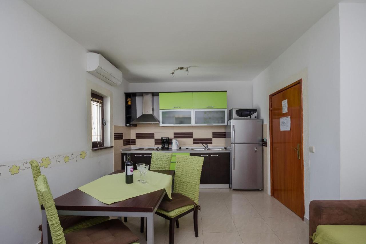 Apartments Helena Lopar Ngoại thất bức ảnh