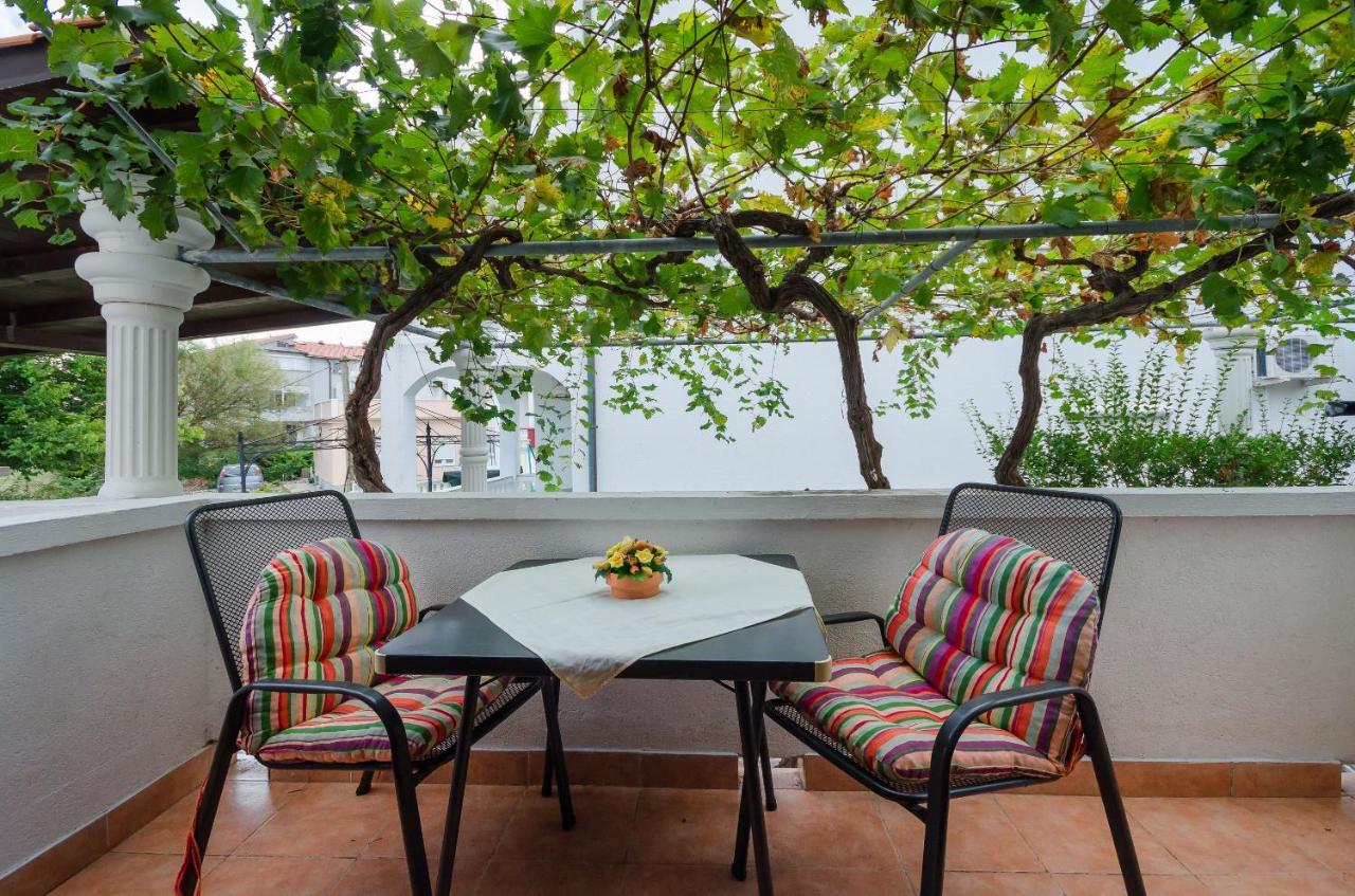 Apartments Helena Lopar Ngoại thất bức ảnh
