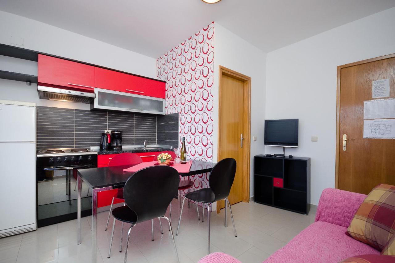 Apartments Helena Lopar Ngoại thất bức ảnh